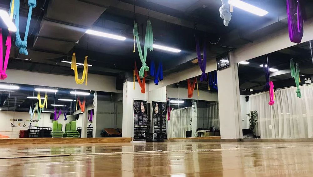 燕郊鑫乐汇空中瑜伽教室