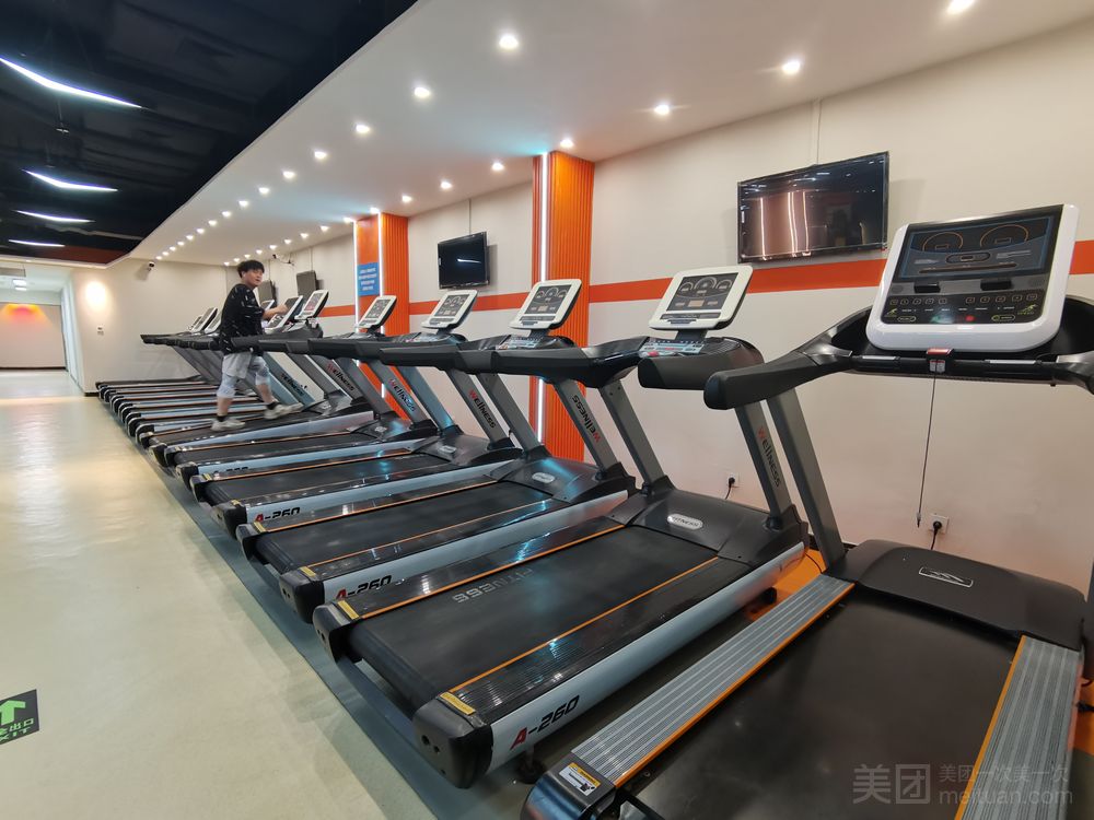 燕郊鑫乐汇有氧跑步机区